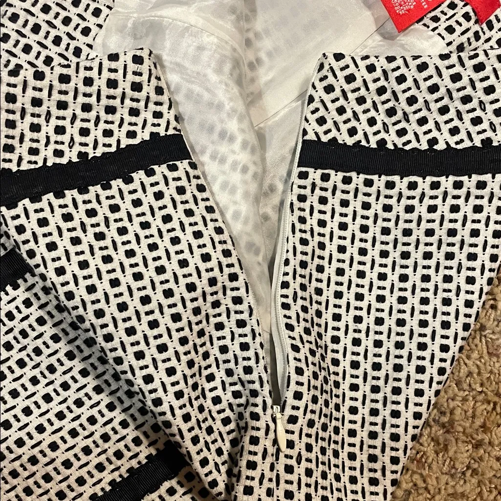 Chic Black and White A-Line Skirt - Image 3