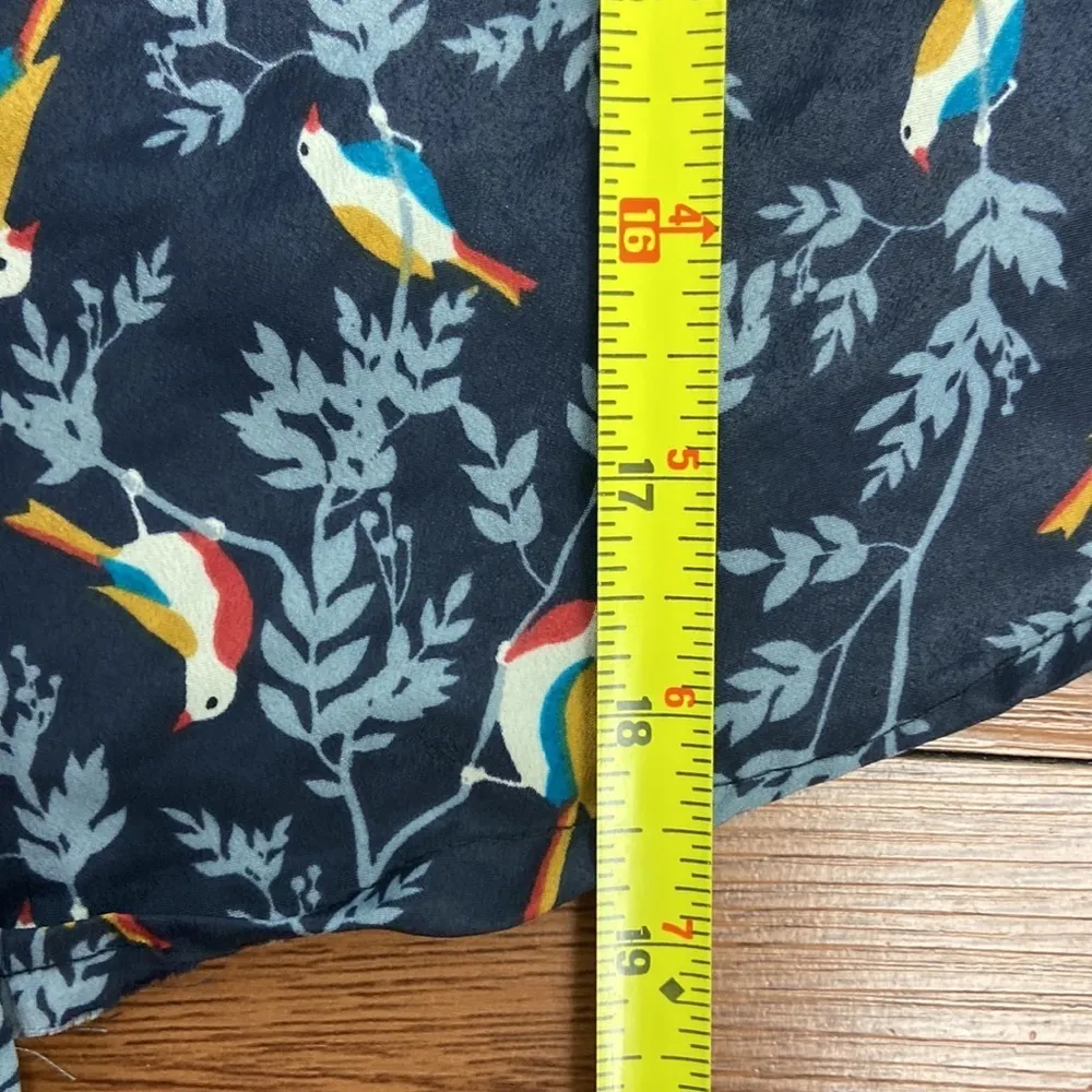NWT Tropical Bird Floral Wrap Blouse Lightweight Cropped Bell Sleeves Size Large Blue - Image 13