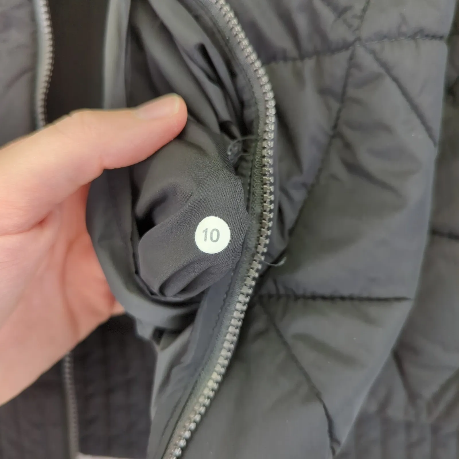 Lululemon Fluffed Up Pullover Black Hooded Down Puffer Jacket Women's 10 Quilted - Image 7