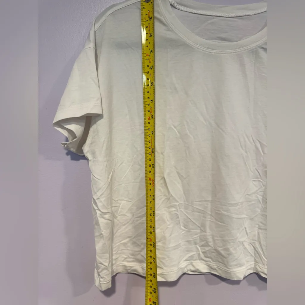 White‎ lululemon cates tee - Image 3