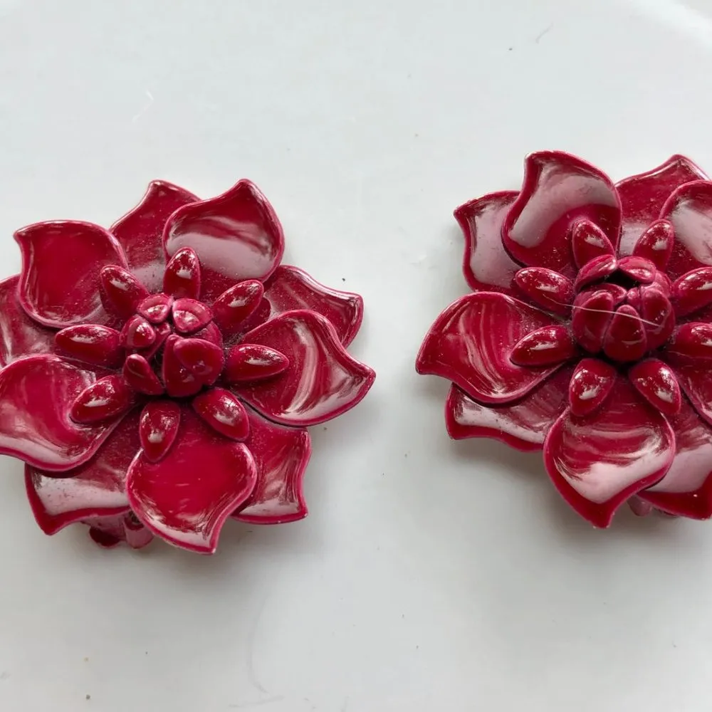 Vintage Metal Layered Flower Brooch and Ear Clips Red 2 1/4" x 2 1/4" + 1.5" Set - Image 5