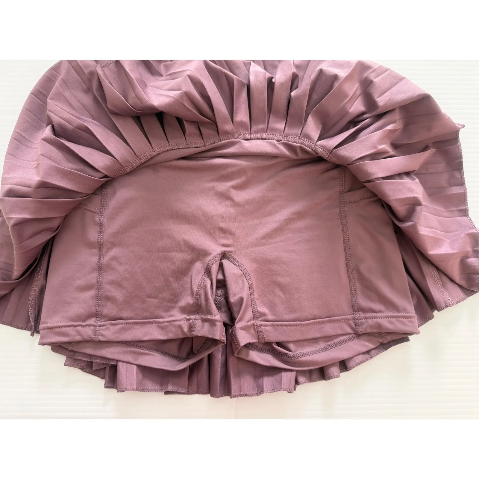 GOLDHINGE Pleated Tennis Skirt Sz XS Athletic Skort Plum Purple Built in Shorts - Image 3