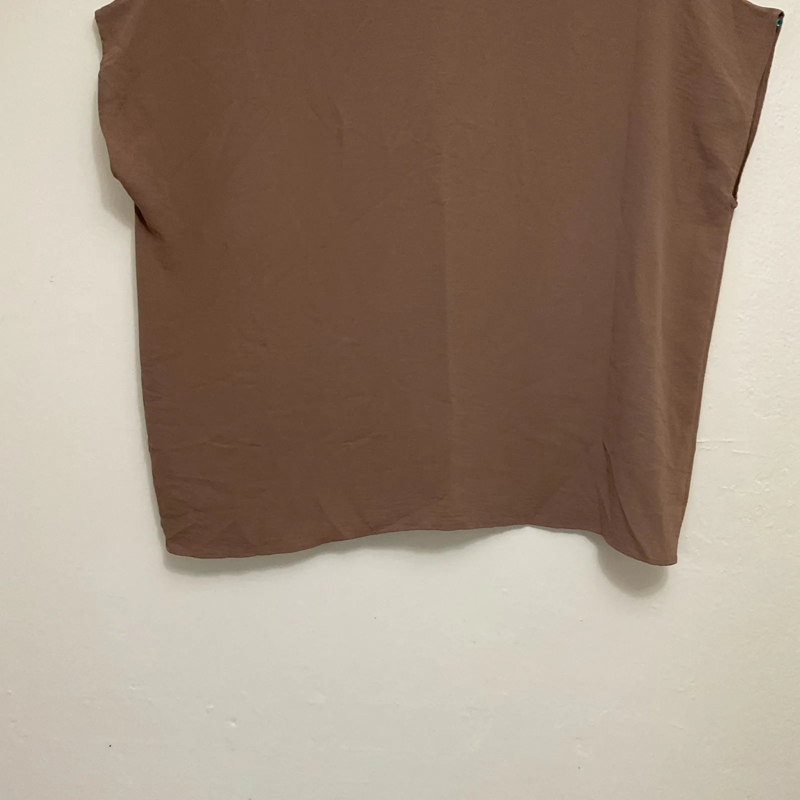 V-Neck Short Sleeve Blouse‎ with Placket Detail by Entro Clothing Size Xl - Image 3