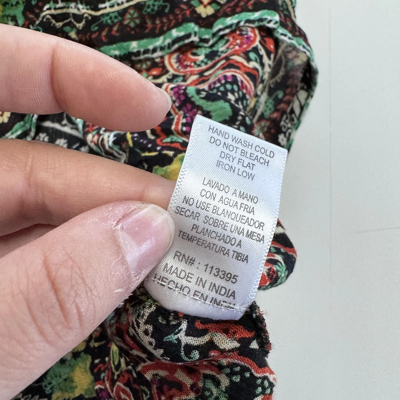 En Creme Shirt Womens Small Black Multicolor Boho Paisley Rayon V Neck Tunic Top - Image 4