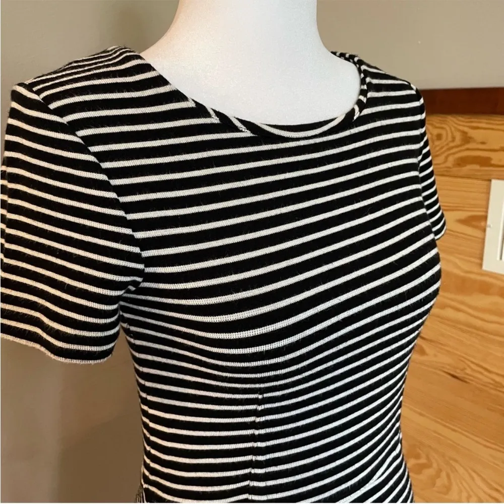 Madewell Gallerist Dress in Black White Stripe Short Sleeve Small - Image 7