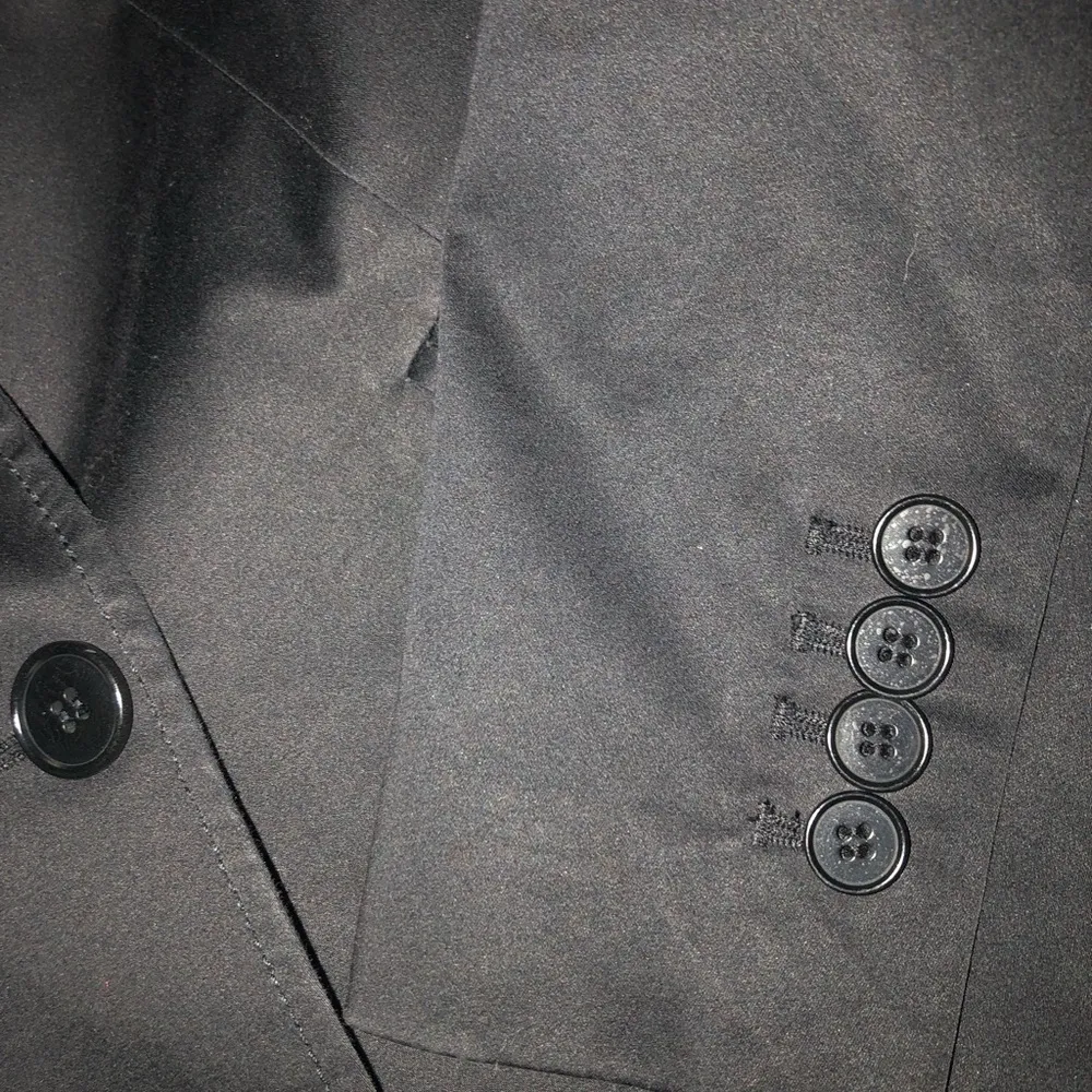 Talbots Petite Classic Black Blazer 3 button Size 4P - Image 4