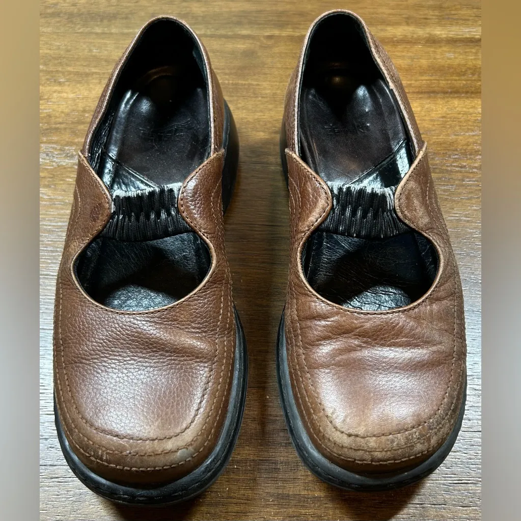 Dansko Women’s Size 39 (8) Brown Leather Mary Jane Slip On Shoes - Image 3