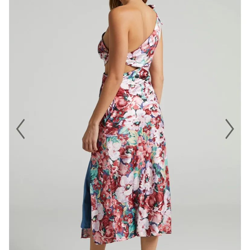 Showpo floral dress Pink Size 6 - Image 2