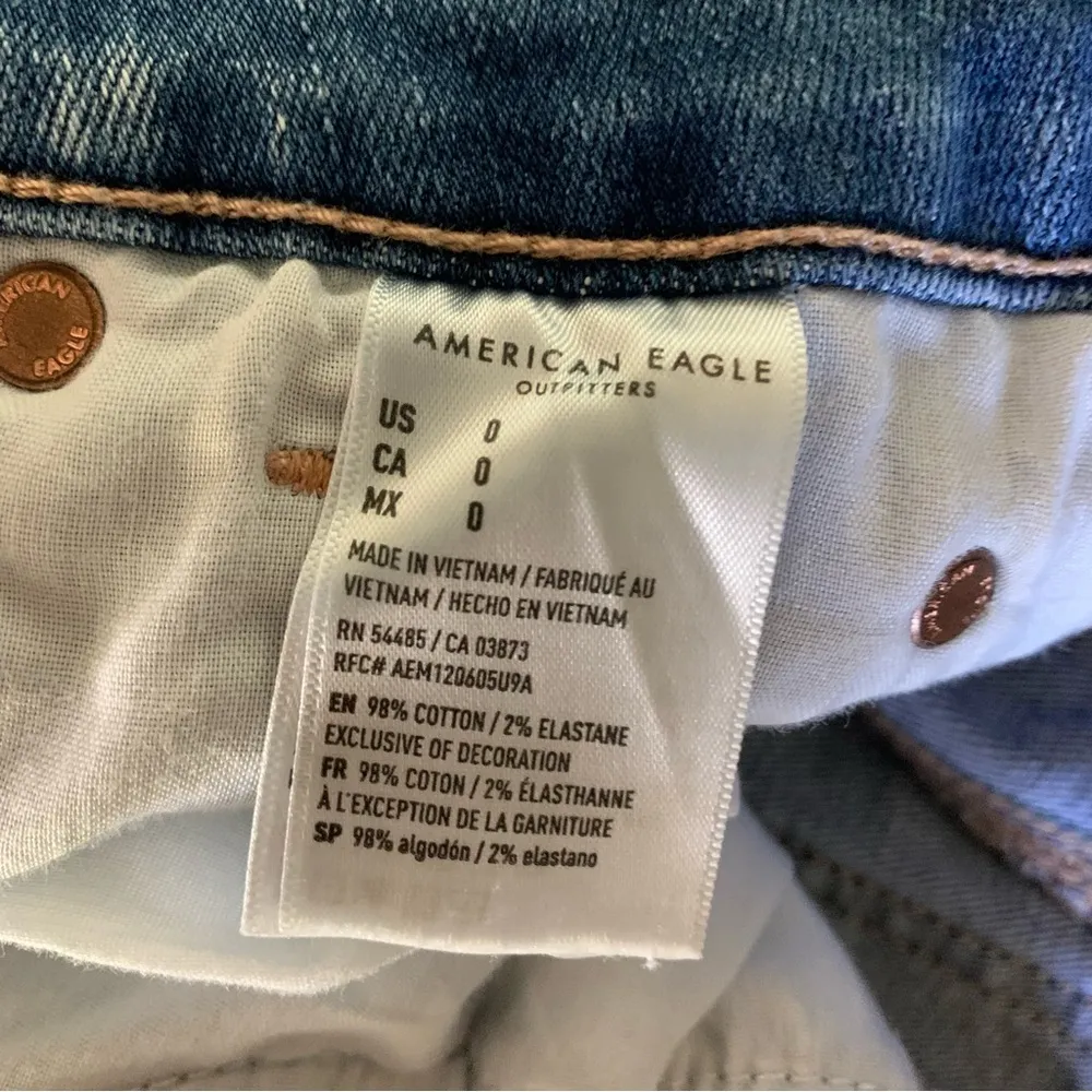 American Eagle Outfitters Hi-Rise Shortie Distressed 0 - Image 6