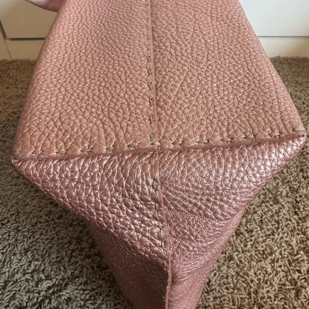 FENDI Selleria Large leather tote Pink shimmer shoulder bag - Image 7