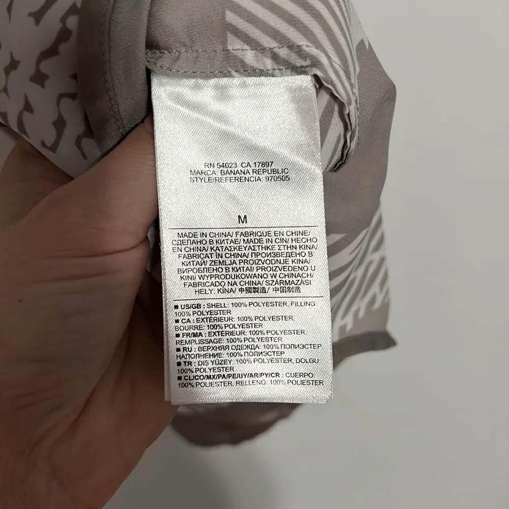 Banana Republic  Tank Top Size Medium - Image 6