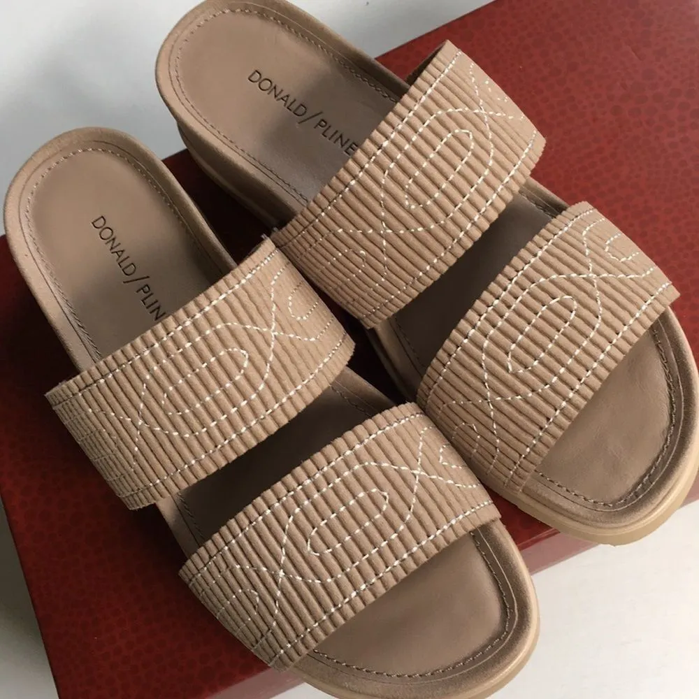 New in box Donald Pliner leather sandals - Image 4