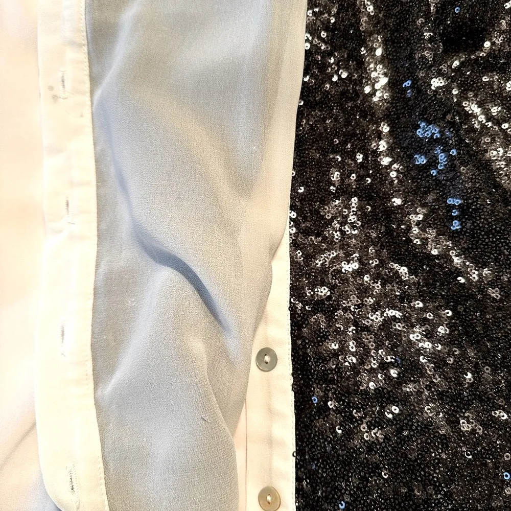 Black Sequin Button Front Tank Top by Charlotte Russe Size M - Image 14