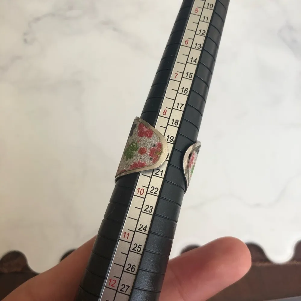 Vintage Floral Print Ring Size 9 - Image 3