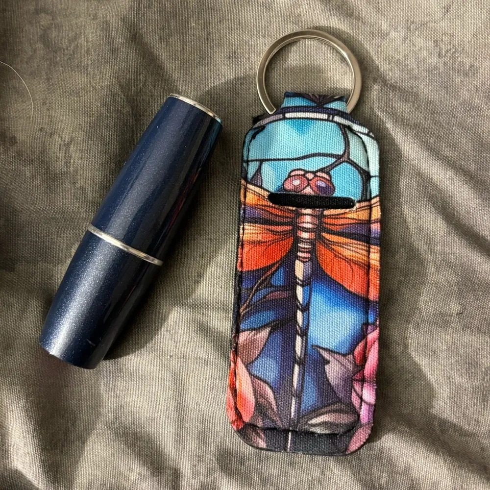 NWOT Dragonfly lipstick/lip gloss holder keychain Blue - Image 2