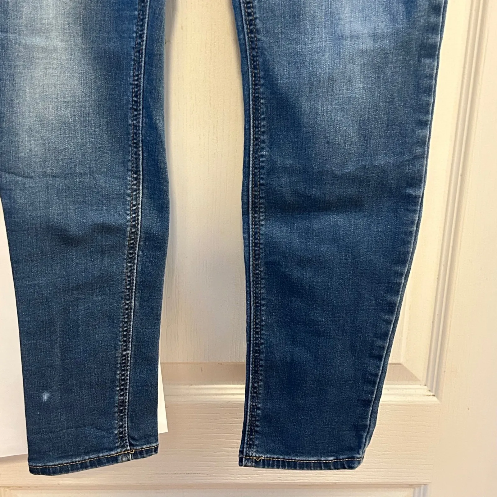 Old Navy Rockstar Jeggings Blue Wash Denim Stretch Elastic Waist Size 8 Short - Image 6