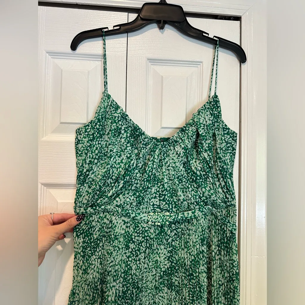 ML Monique Lhuillier Sylvia Pleated Chiffon Gown - Image 4