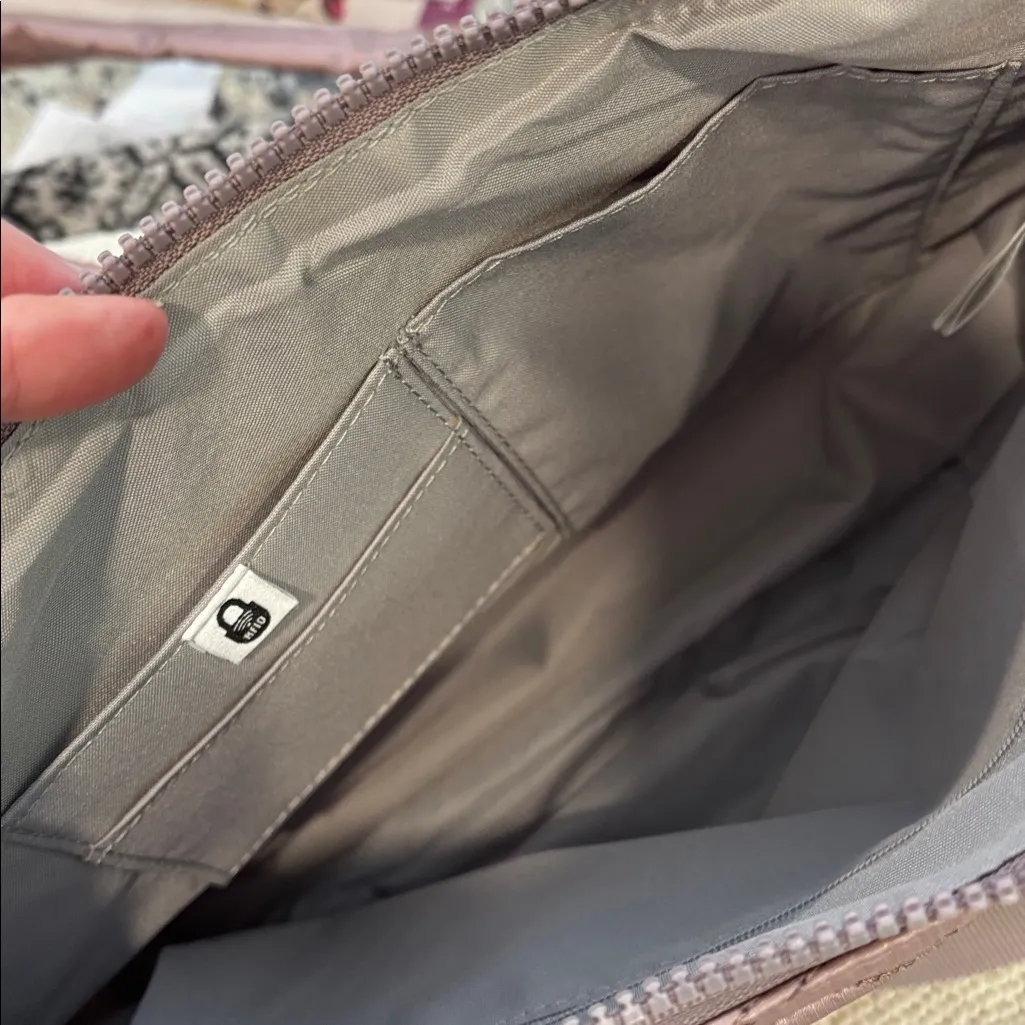 Baggallini Light pink mauve modern quilted nylon crossbody convertible RFID Bag - Image 13