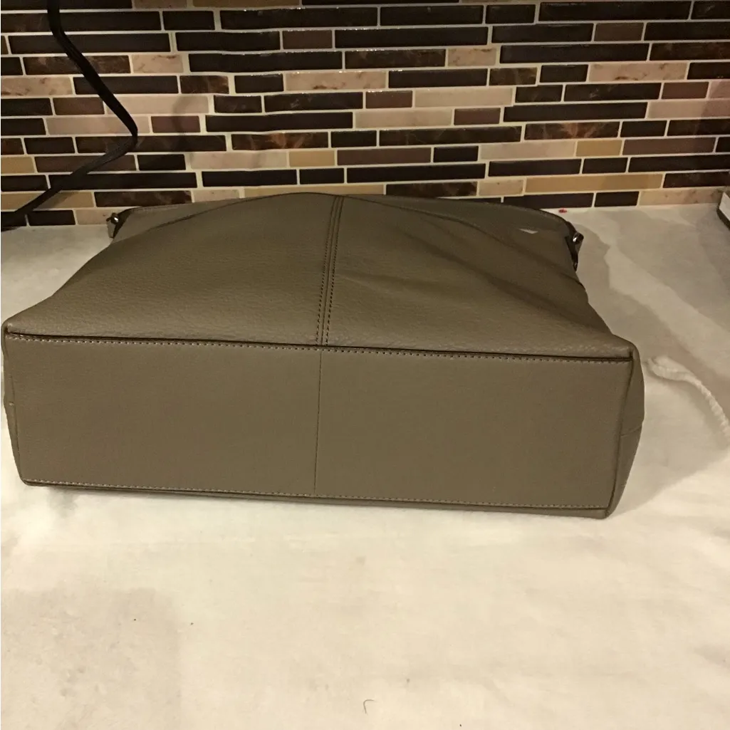 VINCE CAMUTO SOFTEST  PEBBLE LEATHER - Image 5