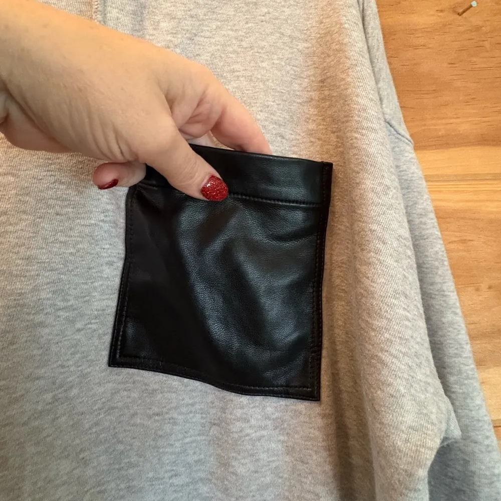 LOFT-Heathered Pocket Hoodie-Size M - Image 4