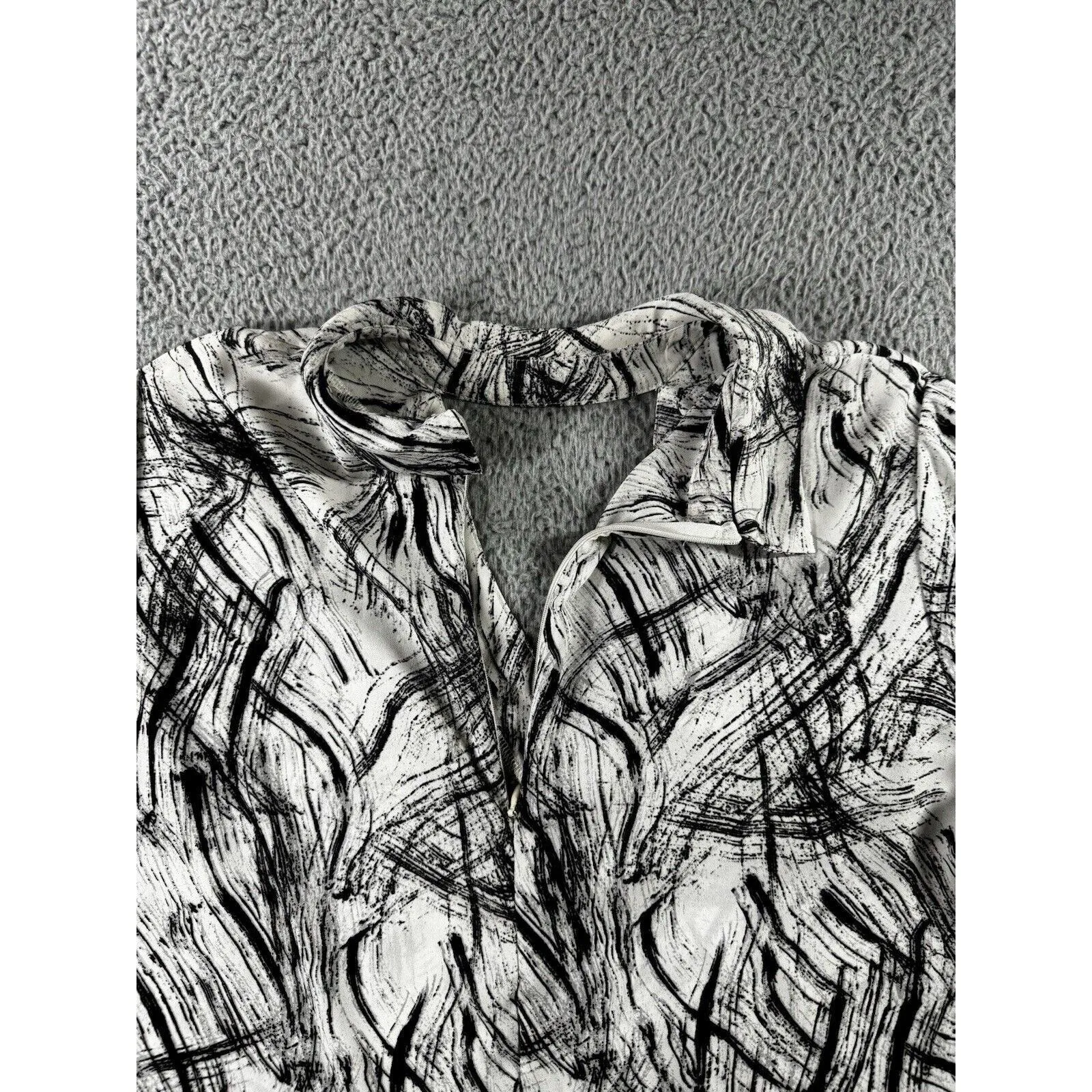 Astr High Neck Keyhole Shirt Women Medium‎ Abstract Artsy Modern Blouse - Image 3
