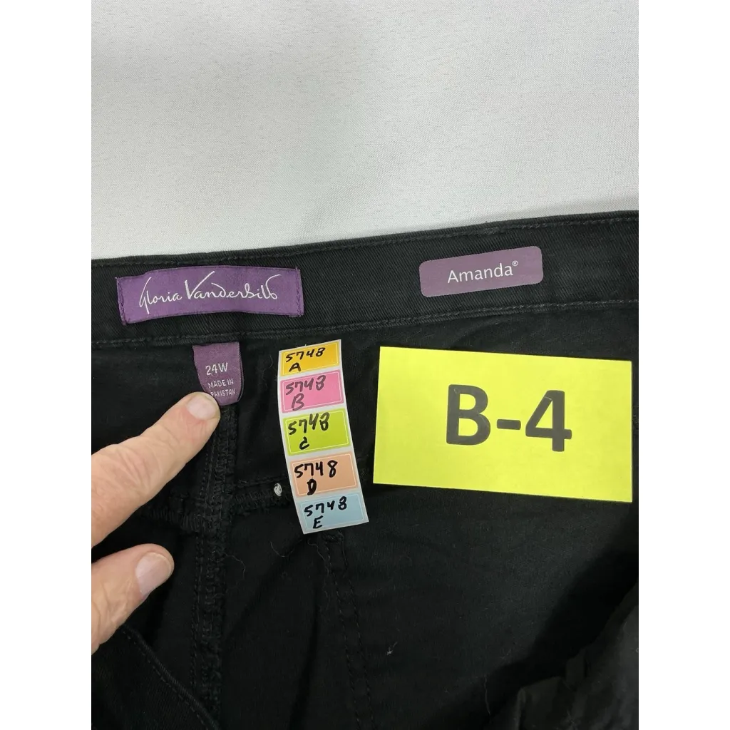 Womans Gloria Vanderbilt Amanda Black Jeans 24 W - Image 3