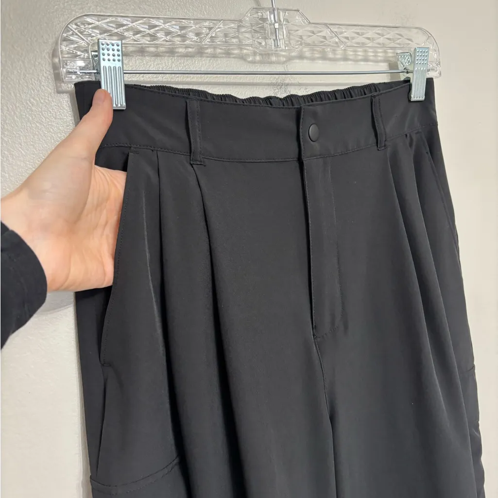 GapFit High Rise Runaround Cargo Joggers in Black - Size XS - Image 9