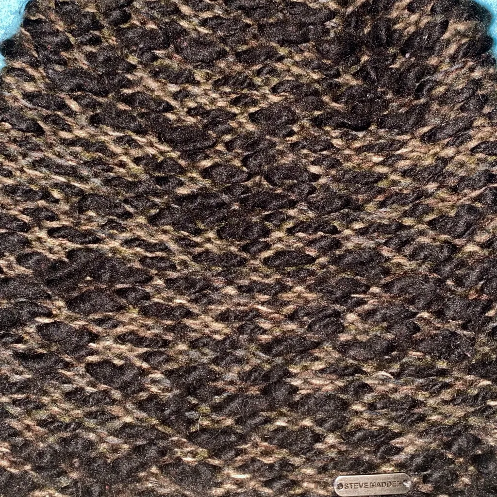 Steve Madden chunky knit pom pom hat beanie dark light browns and tans SZ OSFA - Image 5