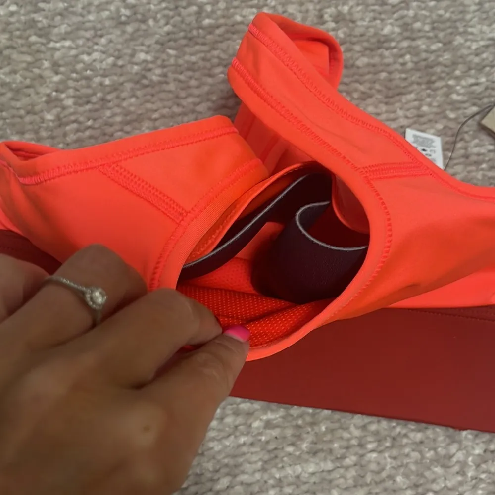 Nike sports bra-size XS - Image 3