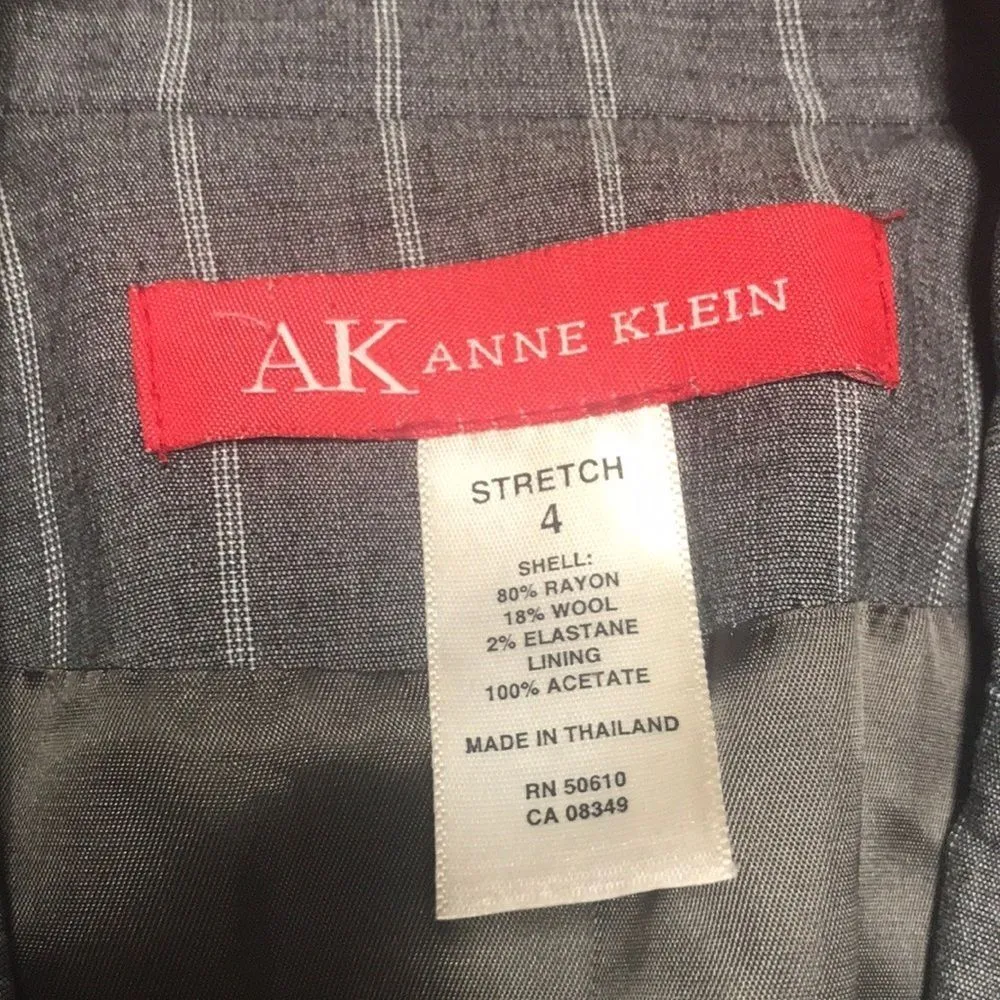 COPY - Anne Klein Gray Stripped Blazer, size 4 - Image 2