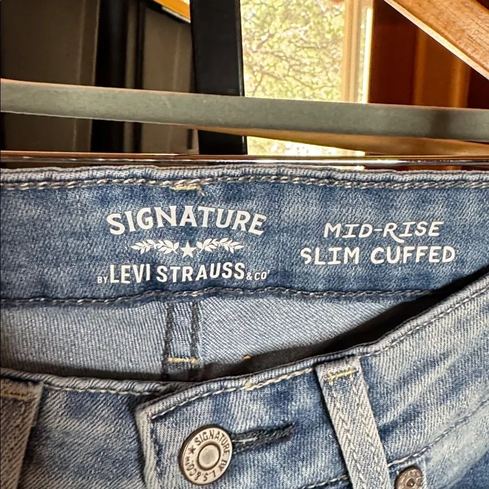 Signature by Levi Strauss & Co. Women's Mid Rise Slim Cuffed Jeans Size 4 / 27 - Image 6