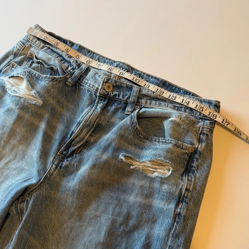 American Eagle Low Rise Baggy Flare Jeans sz 8 Long, Light Wash Distressed NWOT - Image 5