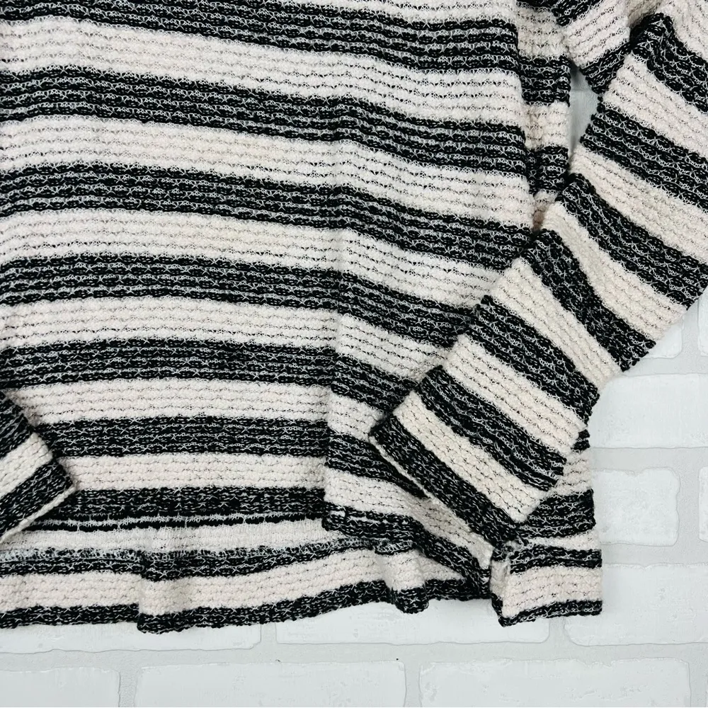 Feather Light Crew Sweater Black White Stripe Size XXL - Image 2