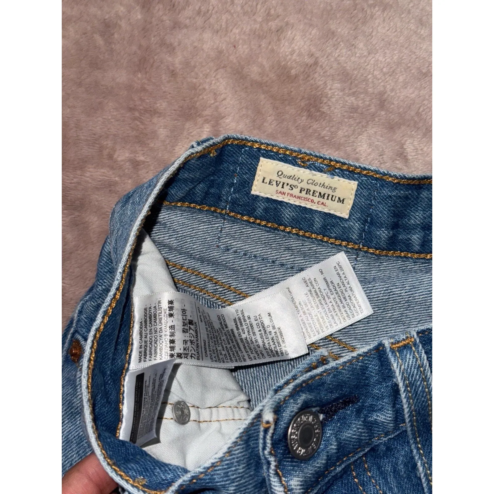 Levi's Women's 501 Original Premium High-Rise Jean Short Shorts Distressed Sz 28 - Image 3