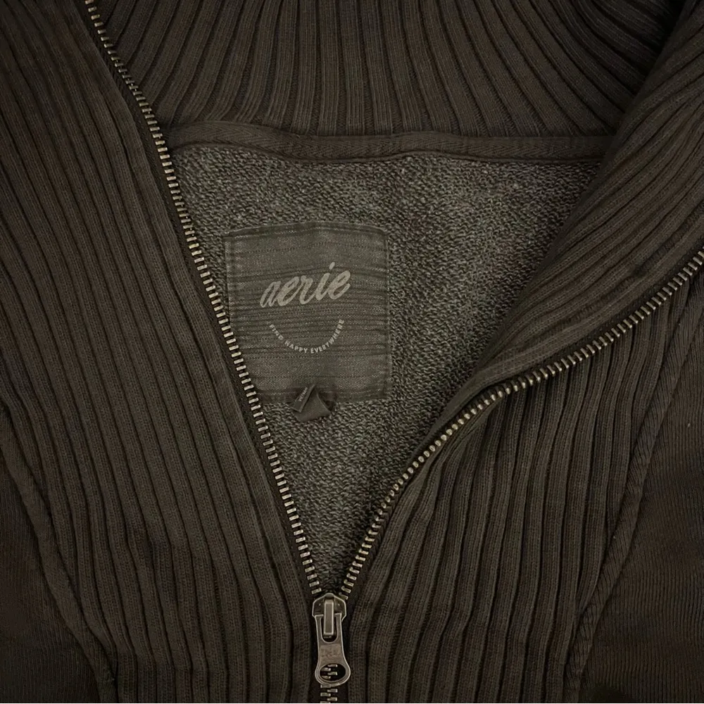 Collared Quarter Zip Size M - Image 4