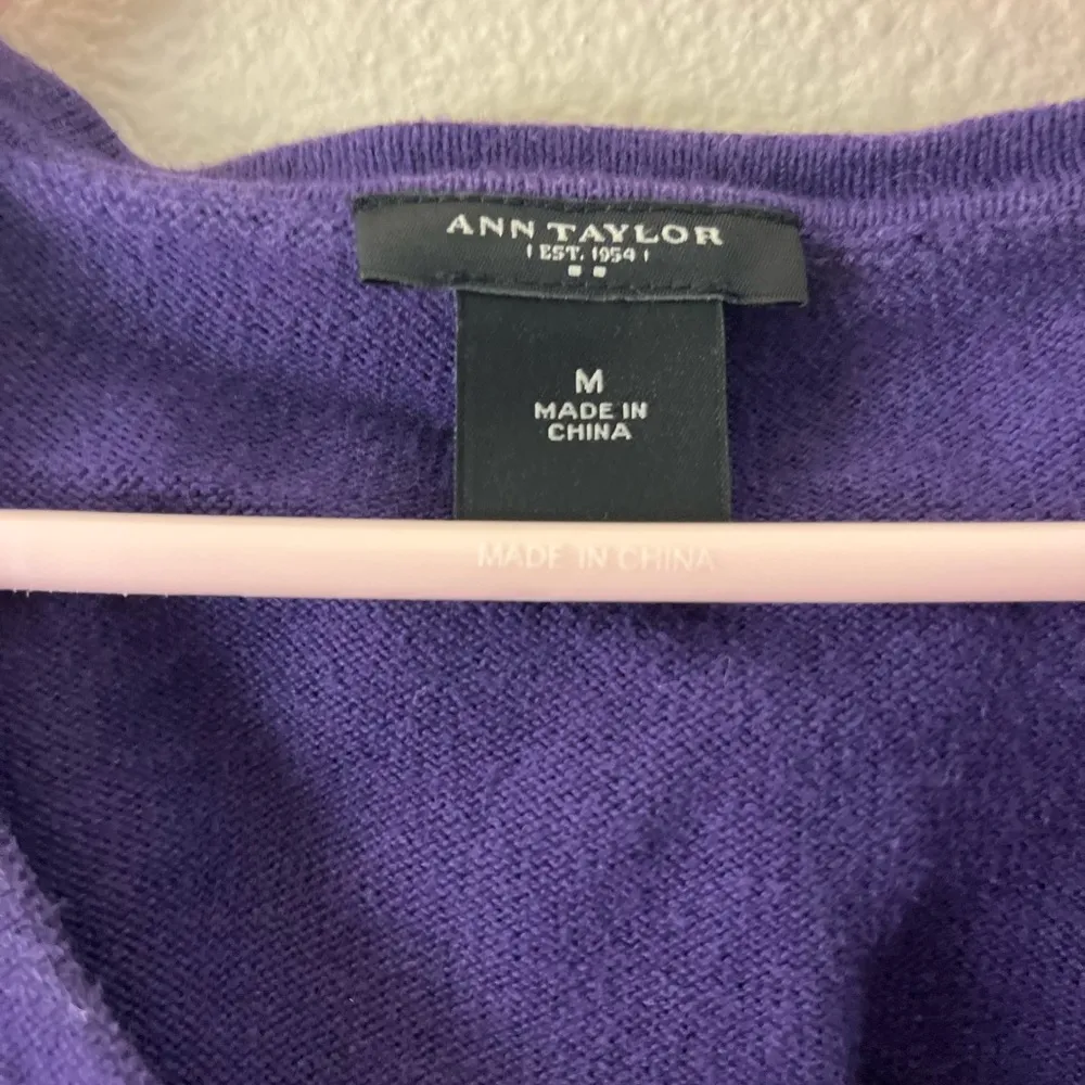 Anne Taylor sweater size medium - Image 3