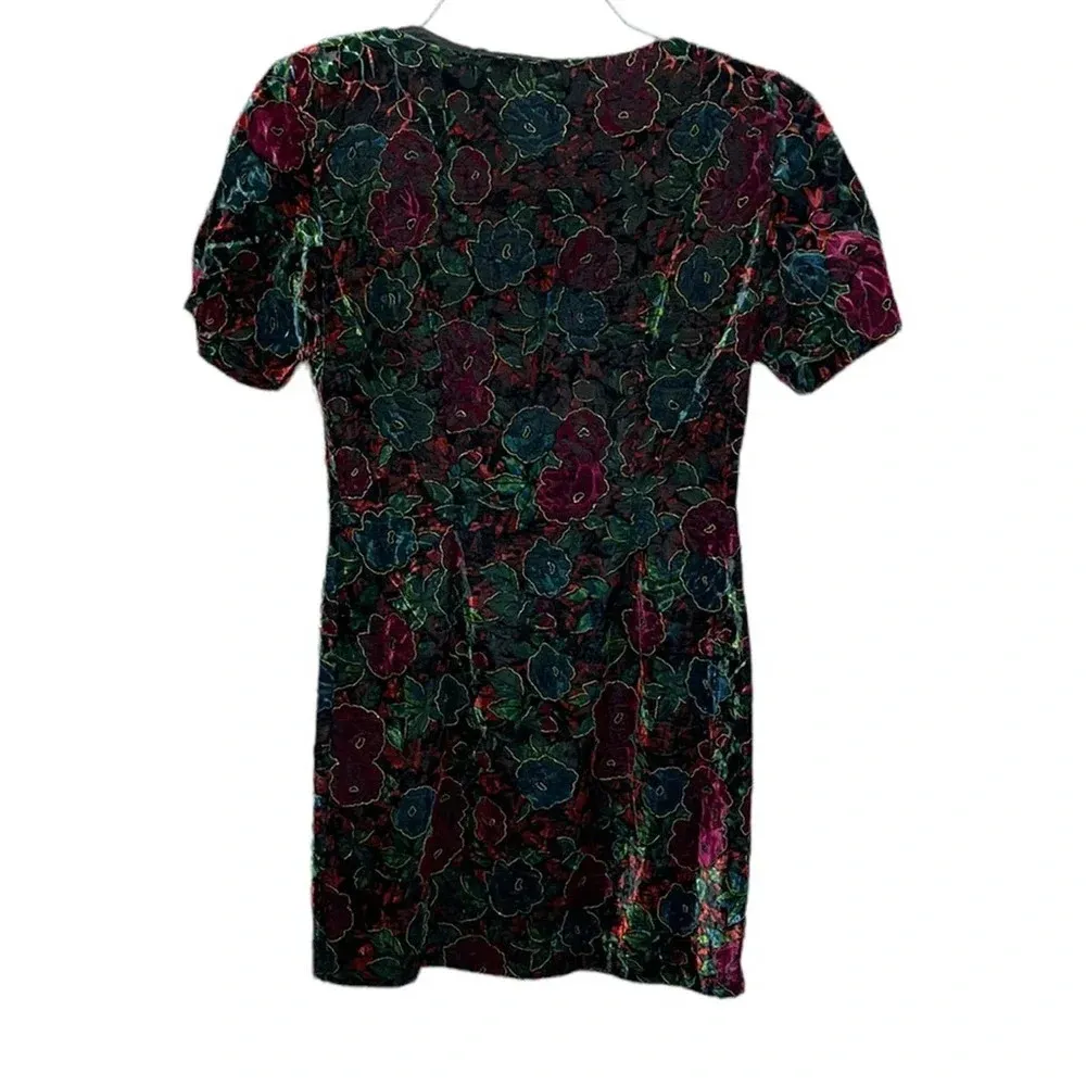 La Belle Fashions / Vintage Floral Velvet Short Sleeve Dress Size 9 - Image 6