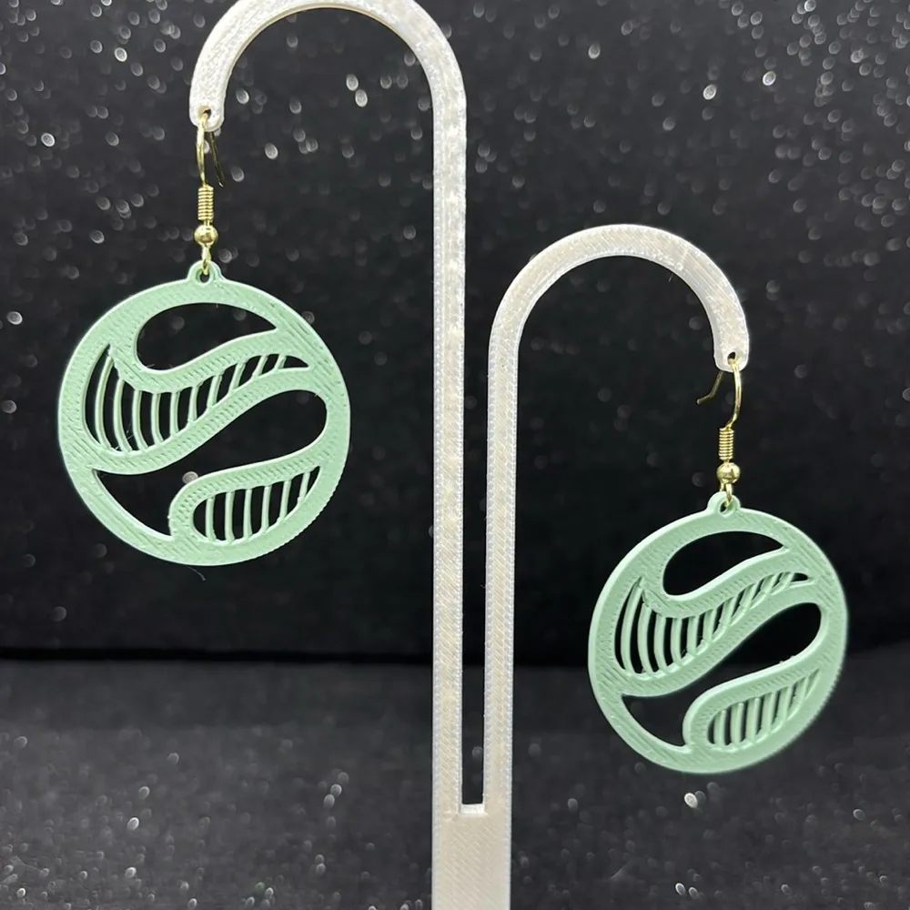 The Grid Twist Mint Green Earrings - Image 4