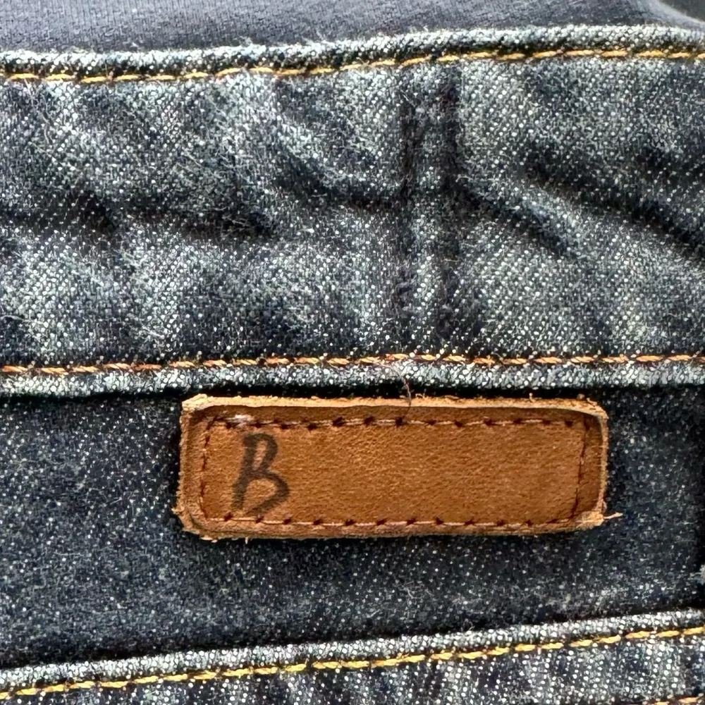 Boden blue dark wash adjustable straps full belly panel maternity jeans, size 6 - Image 5