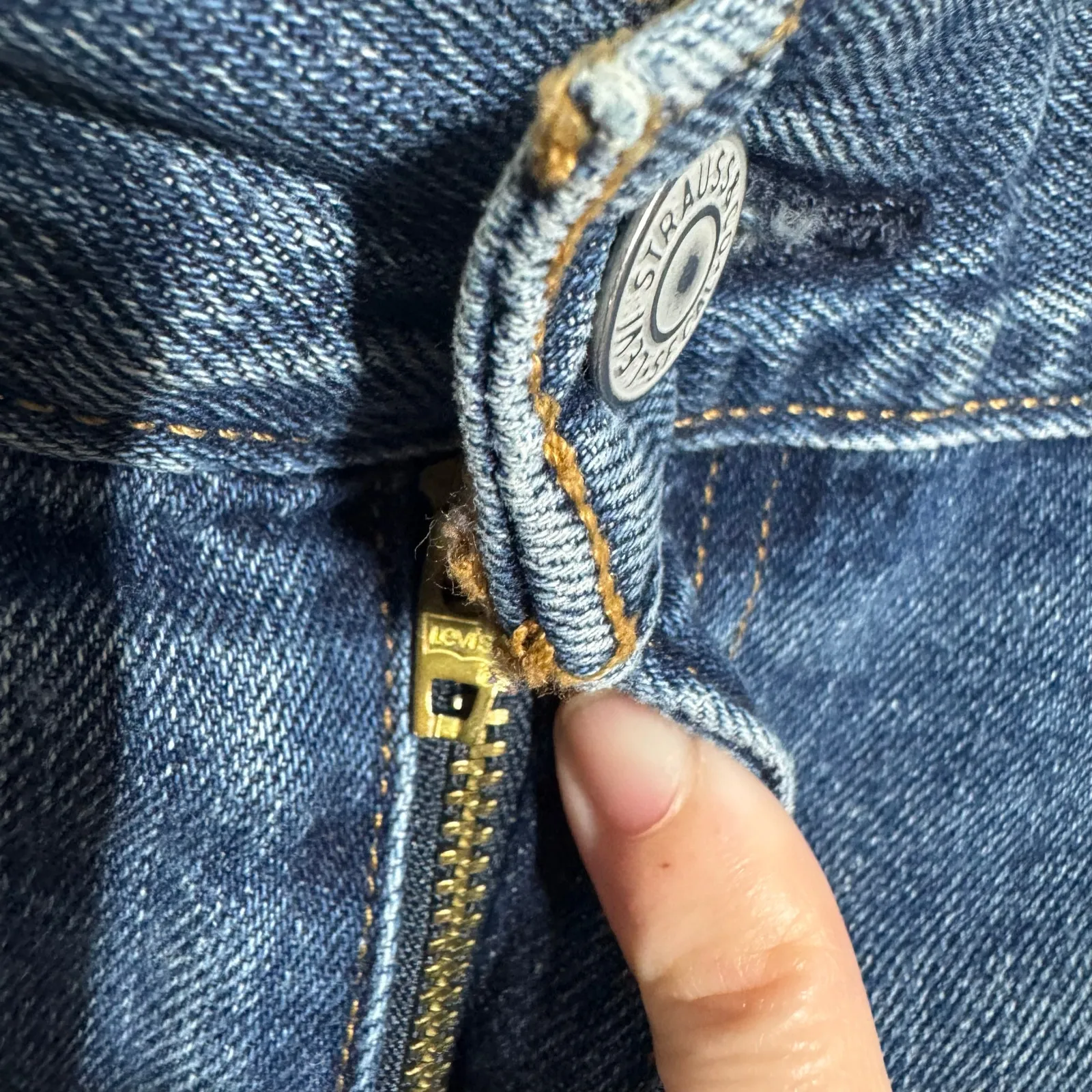 Levi's Super Low Micro Mini Skirt 90s Y2K Women 32 Blue Med Wash Cotton Raw Hem - Image 3