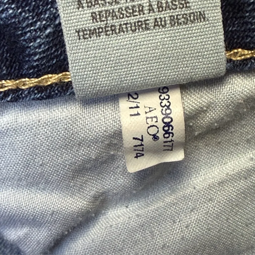2011 American Eagle Favorite Boyfriend Jeans Womens 10 Short Stretch Low Rise - Image 9