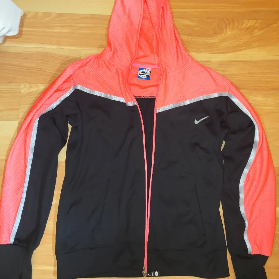 Nike Women's Black and Orange Hooded Jacket - Image 4