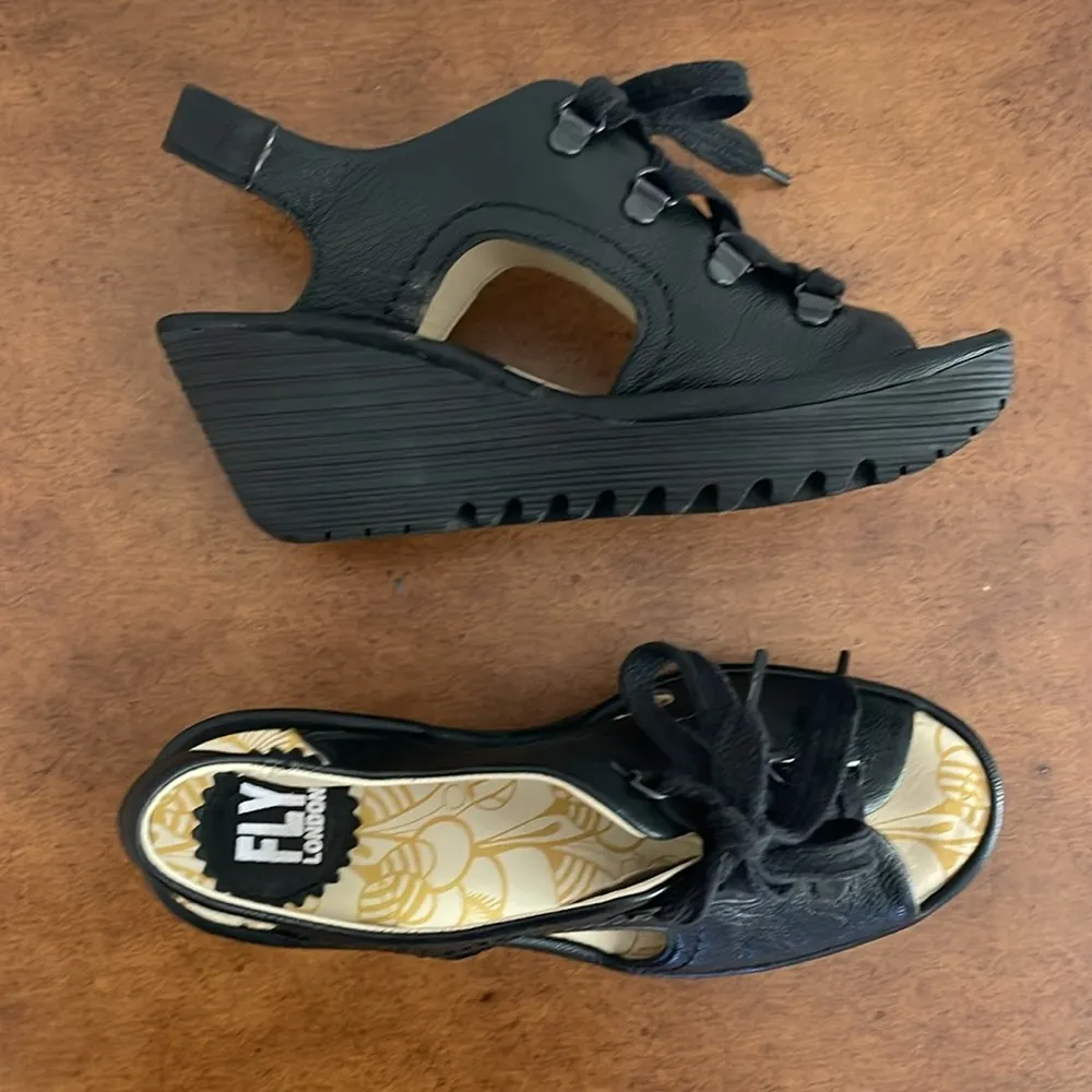 Fly London Ylva Leather Lace Up Open Peep Toe
Wedge Sandals Sz EU 36 (5.5-6 US) - Image 10