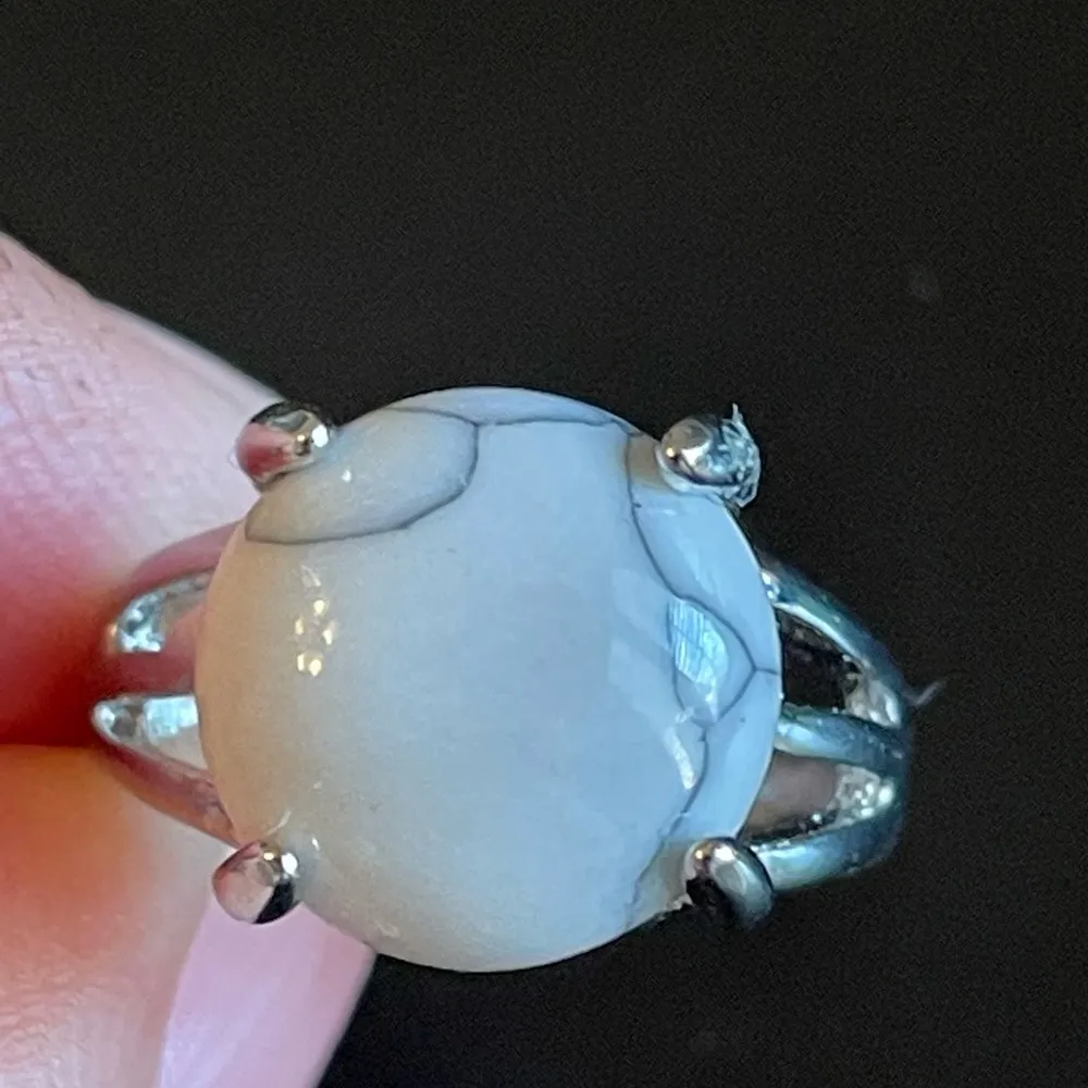 White gemstone S925 silver ring size 5.5 - Image 5