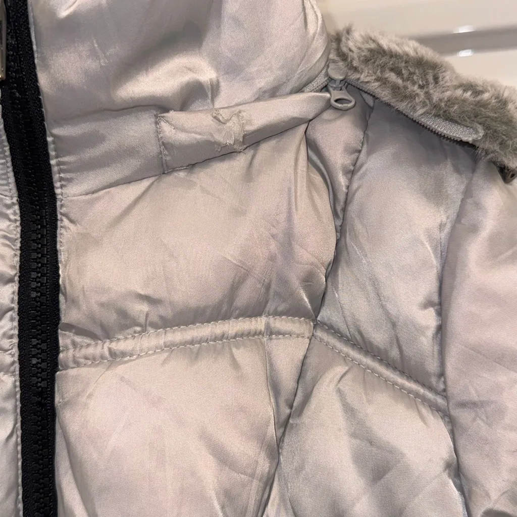 Nautica Silver Puffer Jacket with Black Trim Size S - Image 7