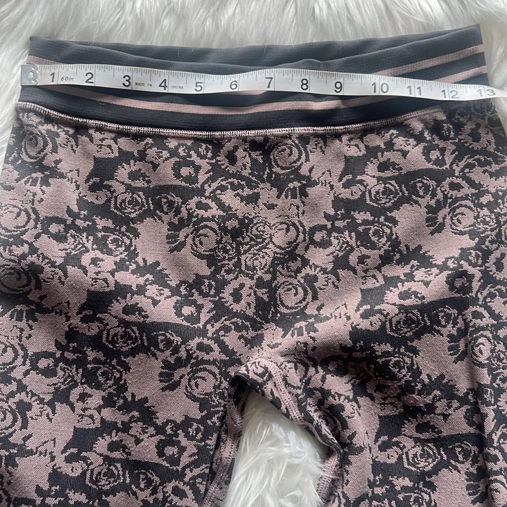 COPY - Pink and grey jacquard Rosette workout yoga set nwot💕🎀 - Image 7