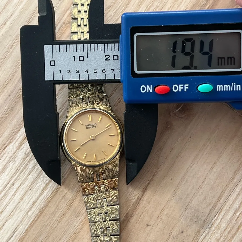 Seiko Gold Plated Vintage Ladies Watch Gold-Tone Dial Hands Markers - Image 9