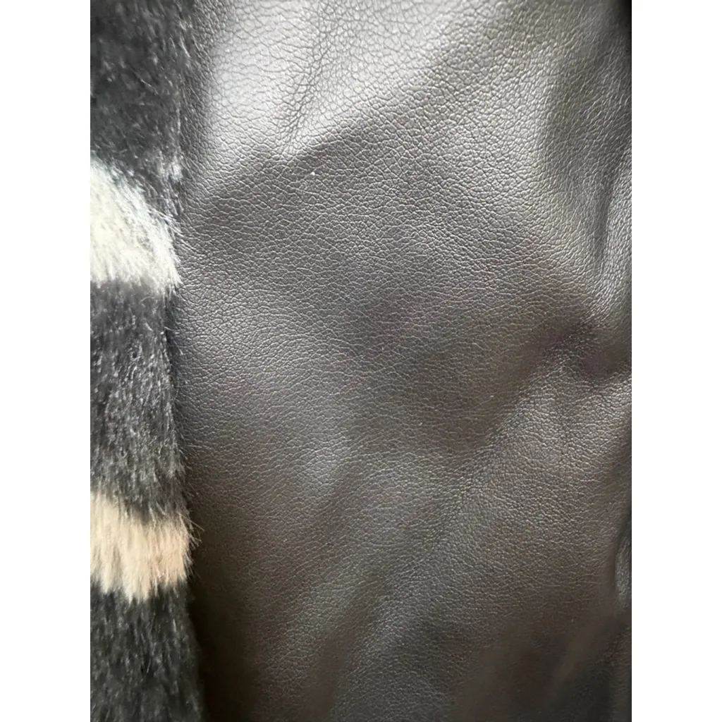 POL Faux Fur Houndstooth Coat Size S - Image 7