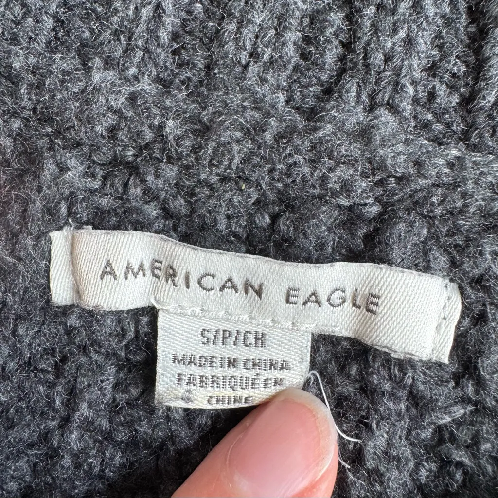American Eagle Gray Cable Knit Sweater - Image 4
