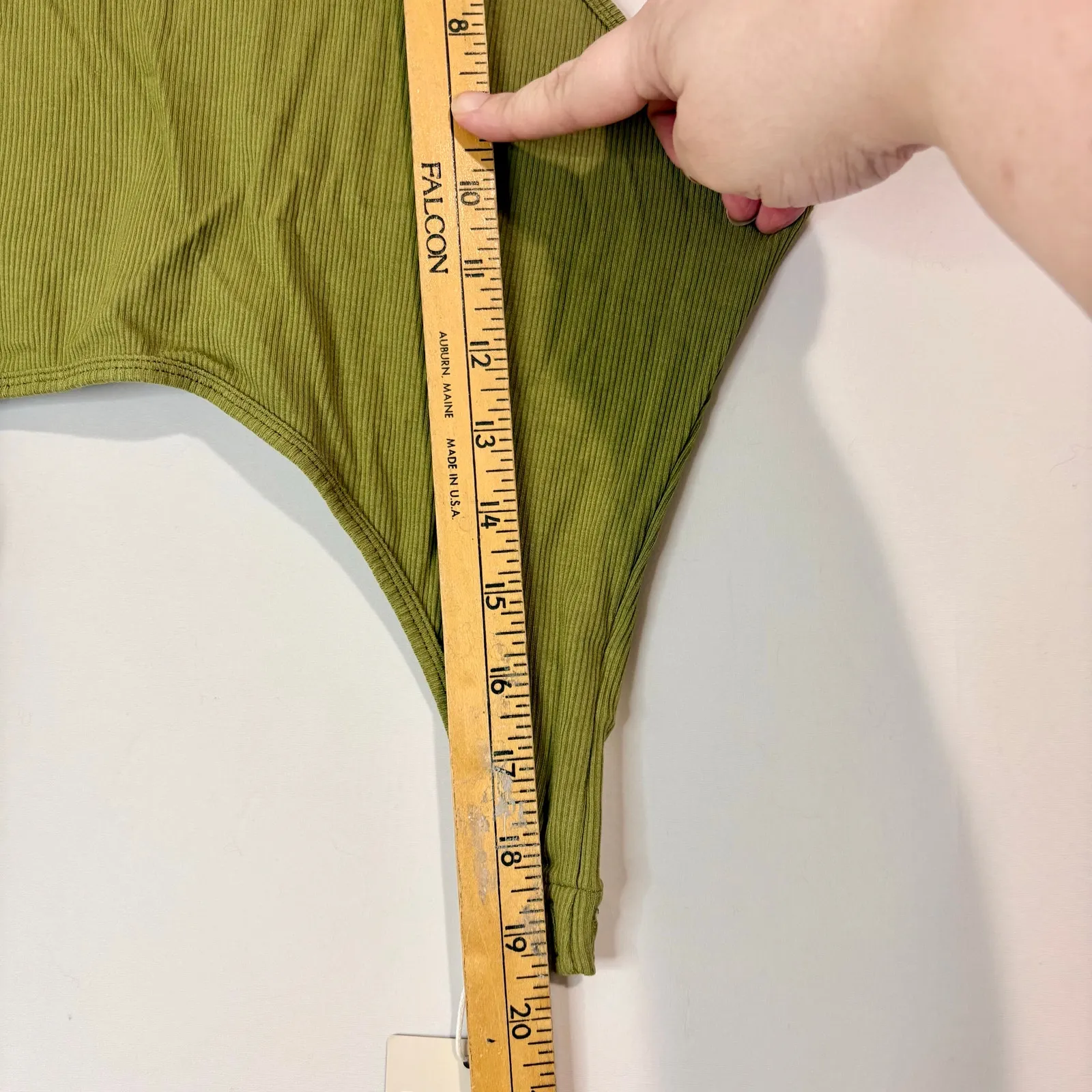 Halara Women’s Sleeveless High Neck Cropped Tank Top Olive Green Size XL NWT - Image 8